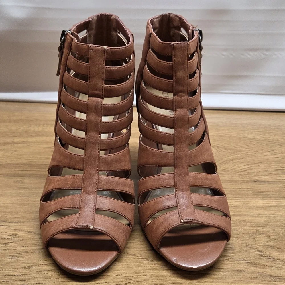 Crown Vintage Brown Strappy Gladiator Sandals - Picture 4 of 8